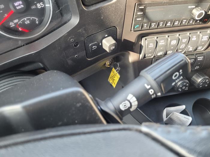 2022 International LT625-13