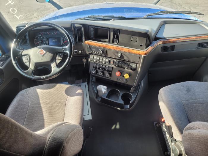 2022 International LT625-25