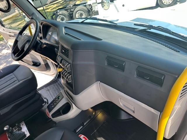 2026 Peterbilt 567-17