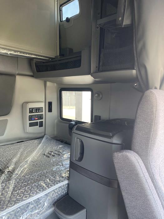 2025 International LT625-10