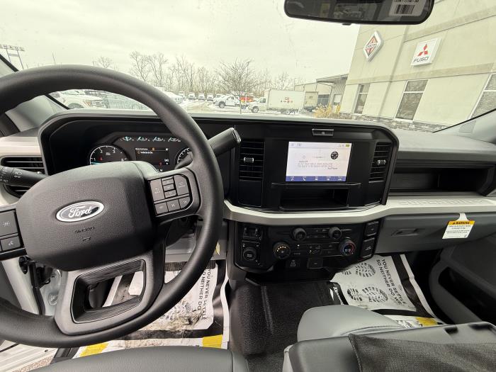 2025 Ford F-550-21