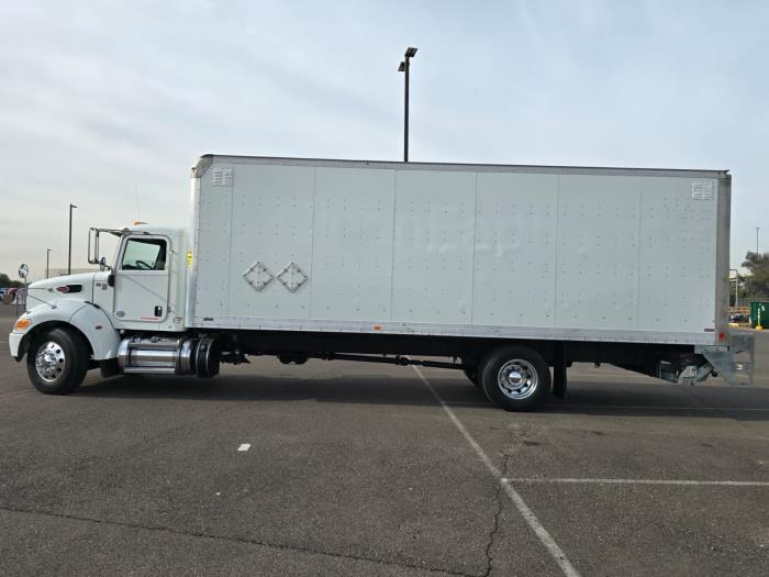 2020 Peterbilt 337-1