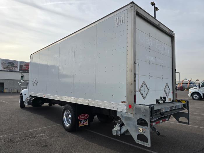 2020 Peterbilt 337-2