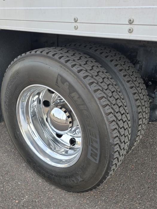 2020 Peterbilt 337-12