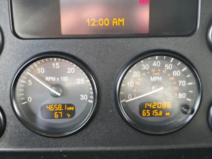 2020 Peterbilt 337-15