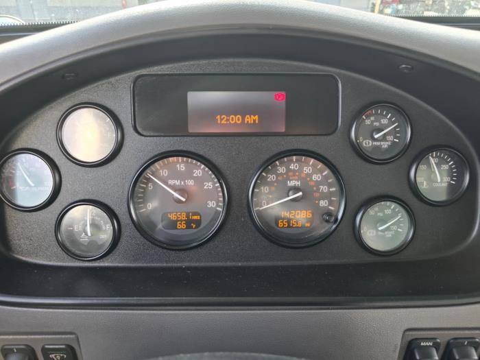 2020 Peterbilt 337-16