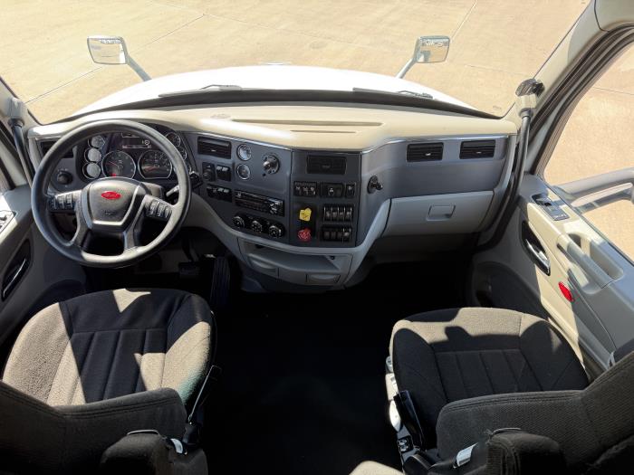 2021 Peterbilt 579-35