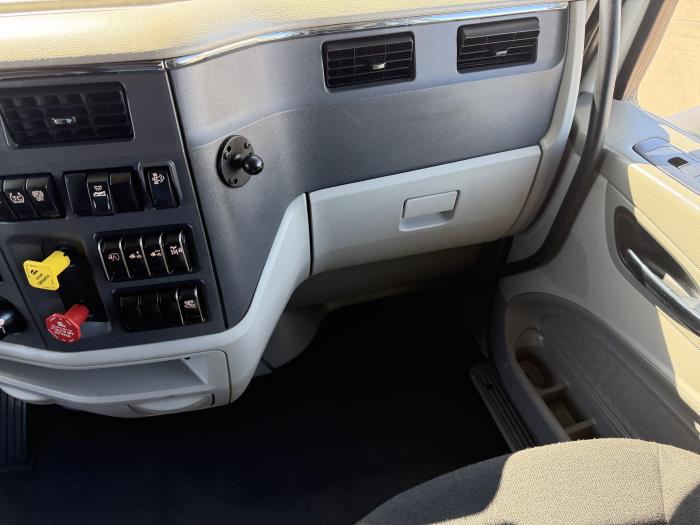 2021 Peterbilt 579-36