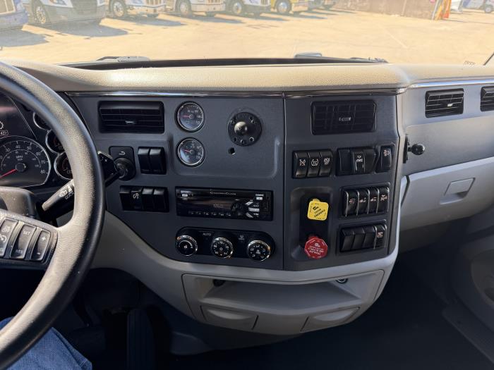 2021 Peterbilt 579-37