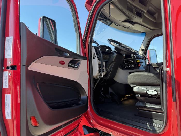 2022 Peterbilt 579-24