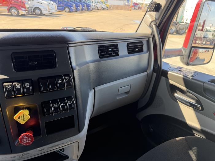 2022 Peterbilt 579-32