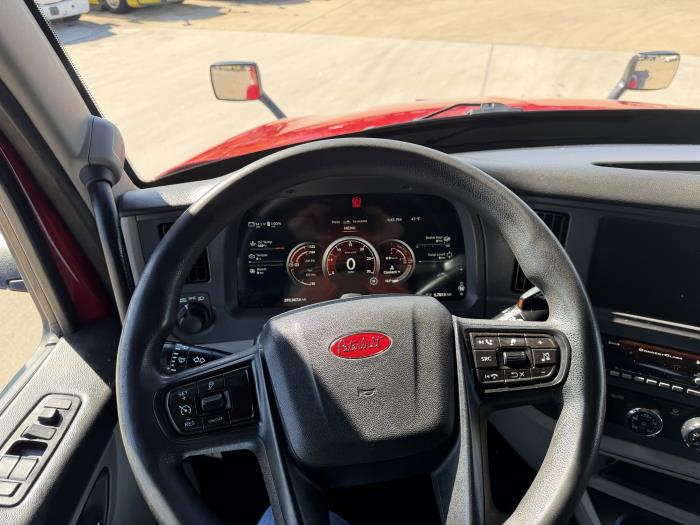 2022 Peterbilt 579-34