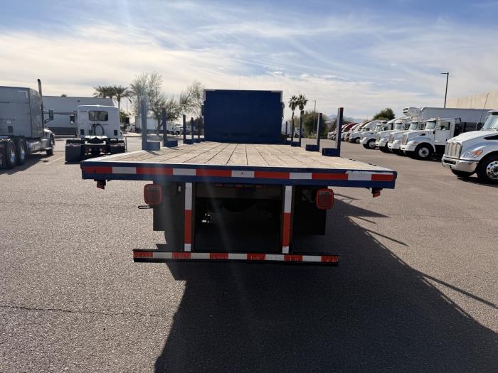 2018 Peterbilt 337-4