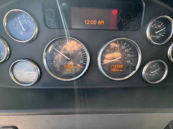 2018 Peterbilt 337-10