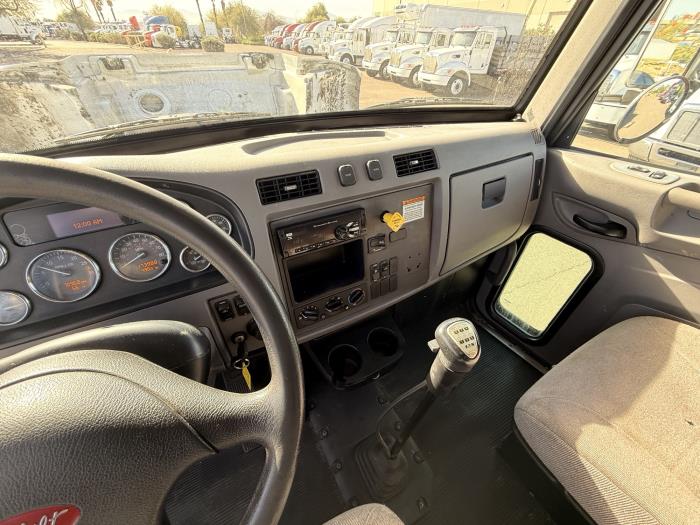 2018 Peterbilt 337-11