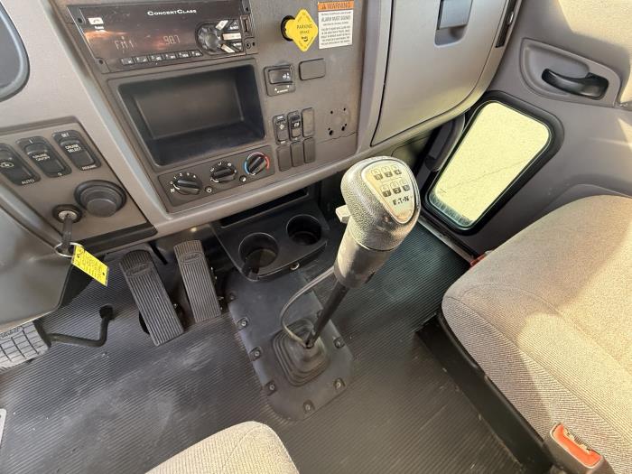 2018 Peterbilt 337-14