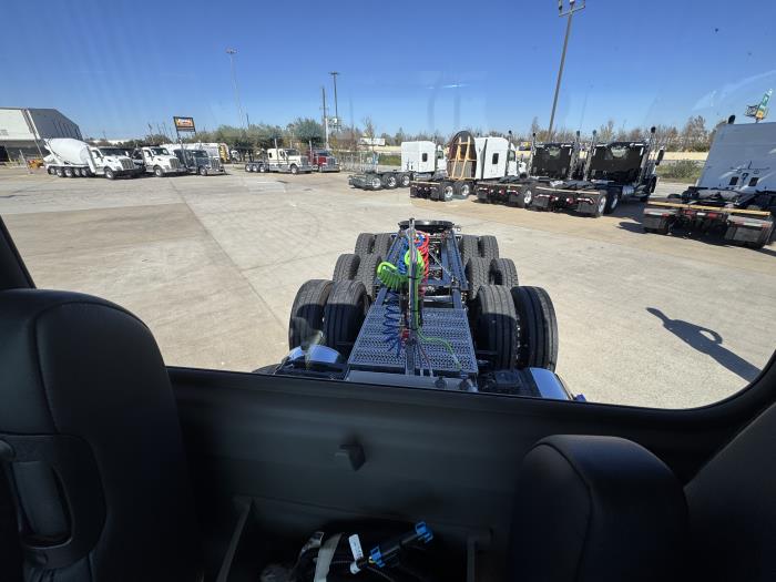 2026 Peterbilt 589-17