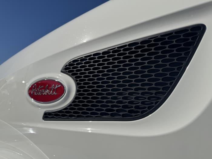 2026 Peterbilt 567-13