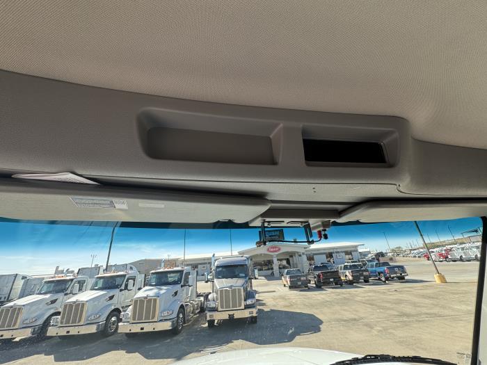 2026 Peterbilt 567-18