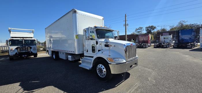 2020 Peterbilt 337-7