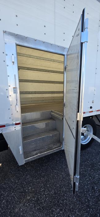 2020 Peterbilt 337-11