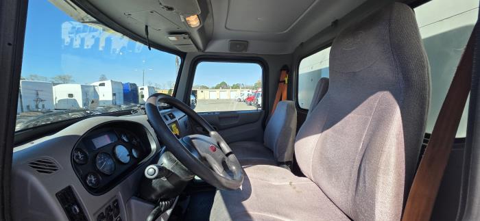 2020 Peterbilt 337-19