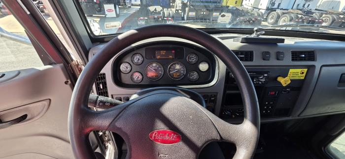 2020 Peterbilt 337-22