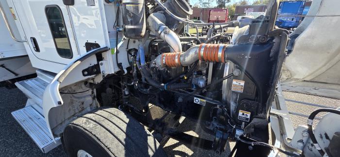 2020 Peterbilt 337-27