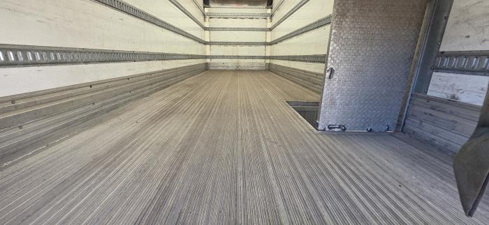 2020 Peterbilt 337-16