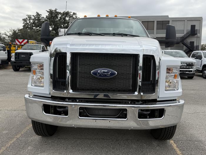 2026 Ford F-750-8