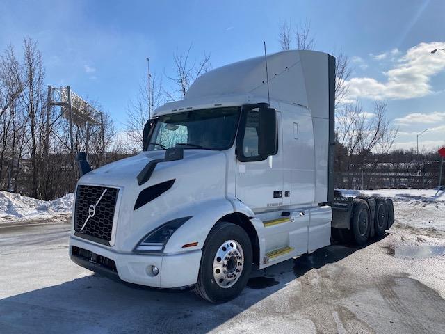2023 Volvo VNR64T400-1