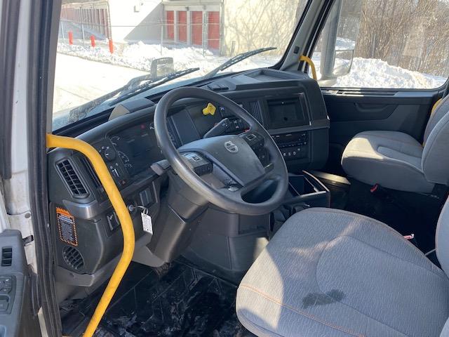 2023 Volvo VNR64T400-16