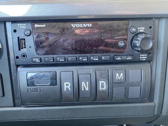 2023 Volvo VNR64T400-19