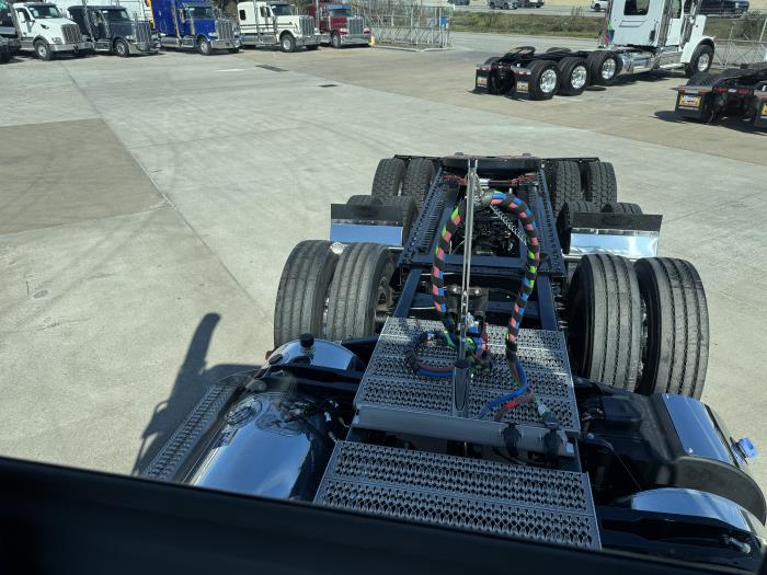 2026 Peterbilt 567-15