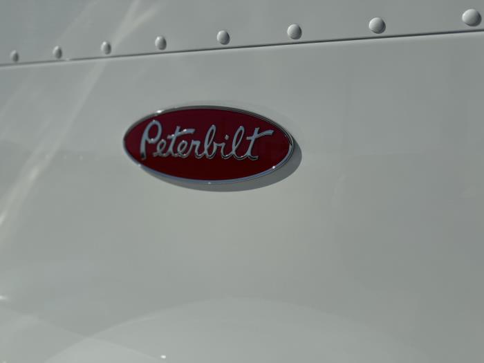 2026 Peterbilt 589-6