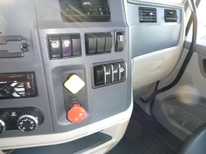 2020 Peterbilt 579-24