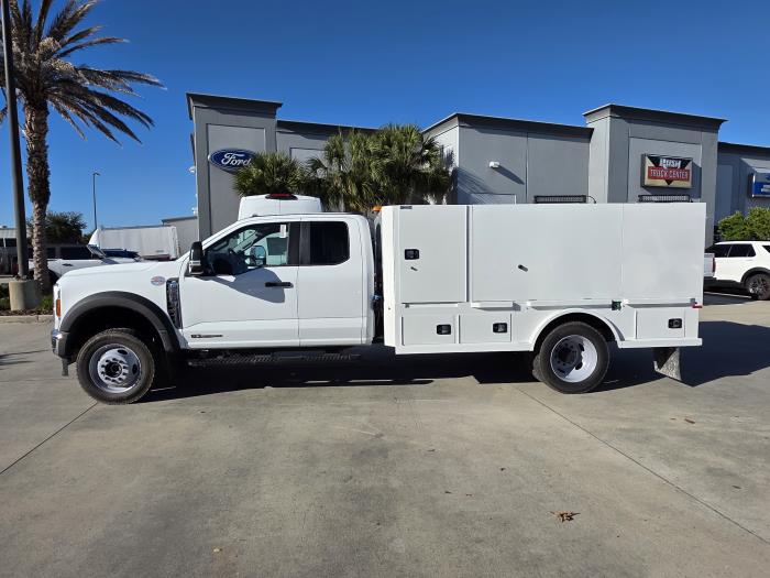 2026 Ford F-550-8