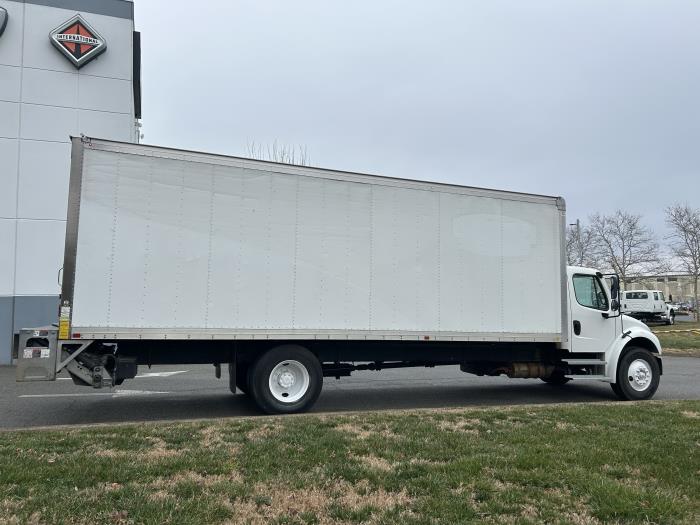 2022 Freightliner Business Class M2 106-8