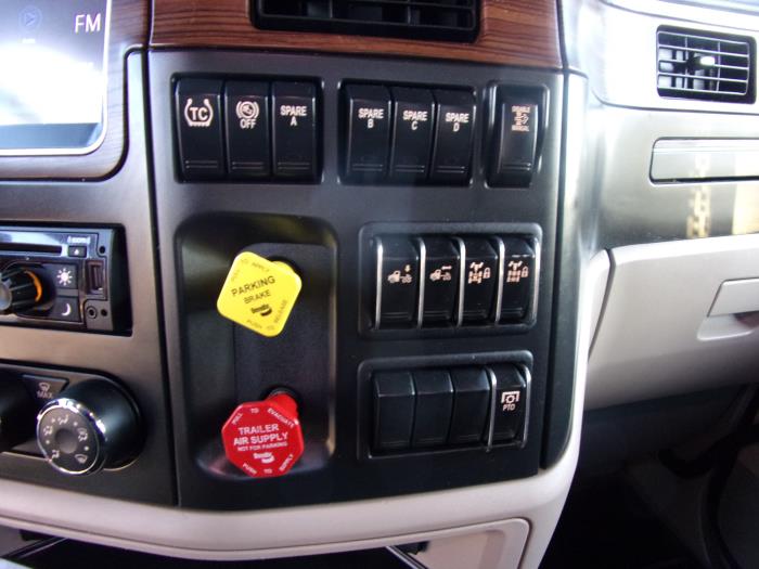 2020 Peterbilt 567-14