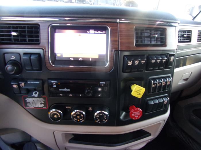 2020 Peterbilt 567-15