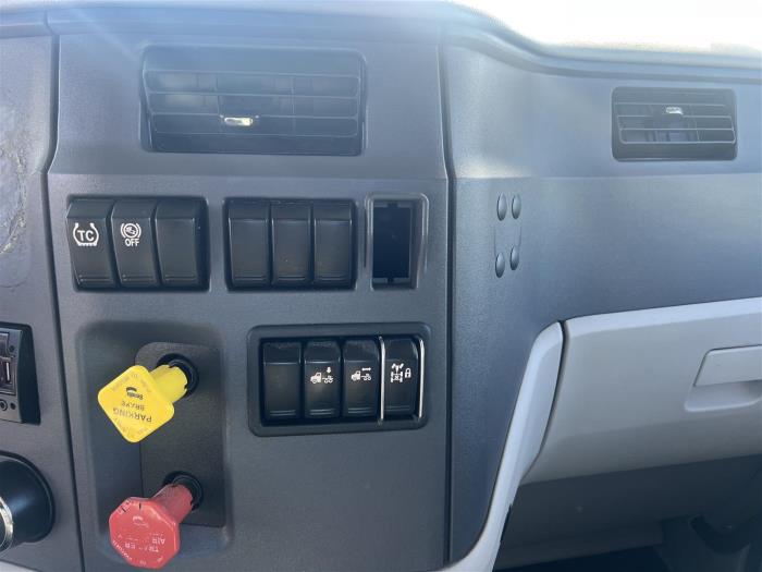 2021 Peterbilt 579-23