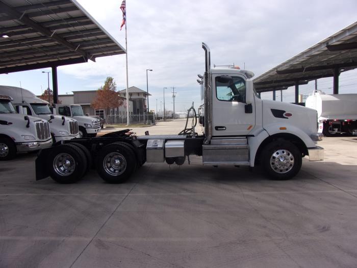 2020 Peterbilt 567-4