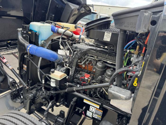 2023 Peterbilt 567-12