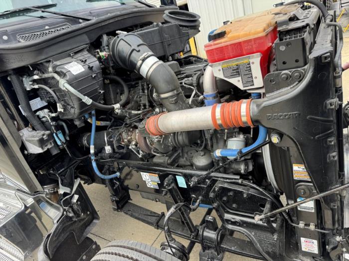 2023 Peterbilt 567-15