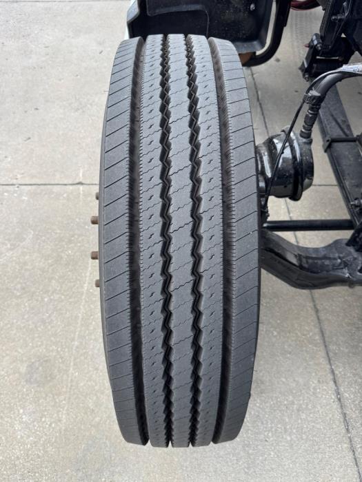 2023 Peterbilt 567-18