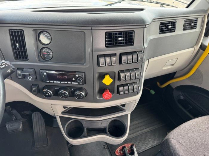 2023 Peterbilt 567-22