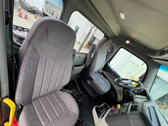 2023 Peterbilt 567-23