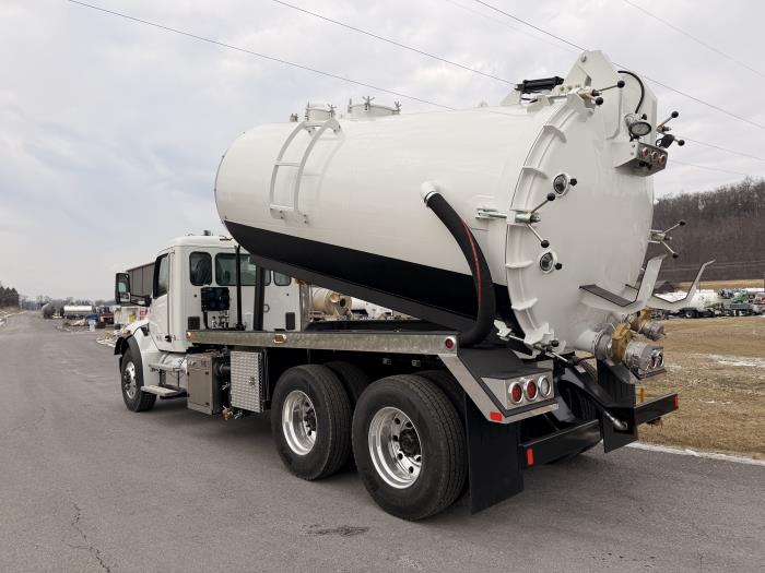 2026 Peterbilt 548-4