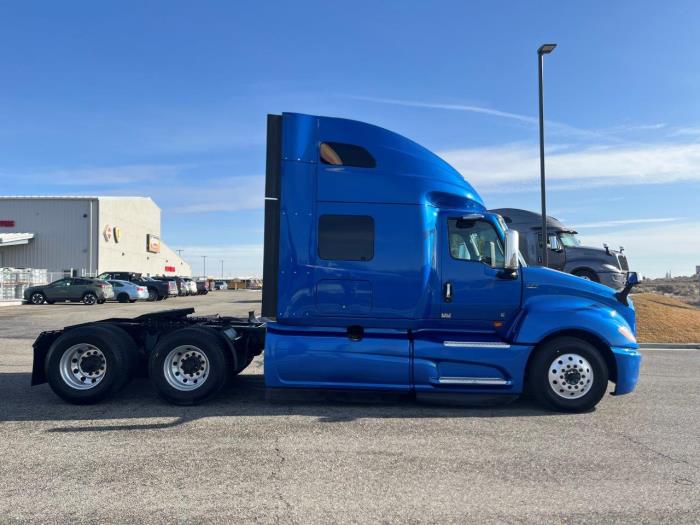 2022 International LT625-6