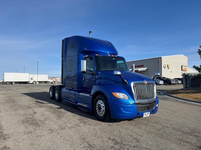 2022 International LT625-7